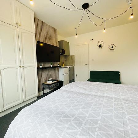 Cosy Bright Studio Apartment Close To Wembley Stadium ลอนดอน ภายนอก รูปภาพ
