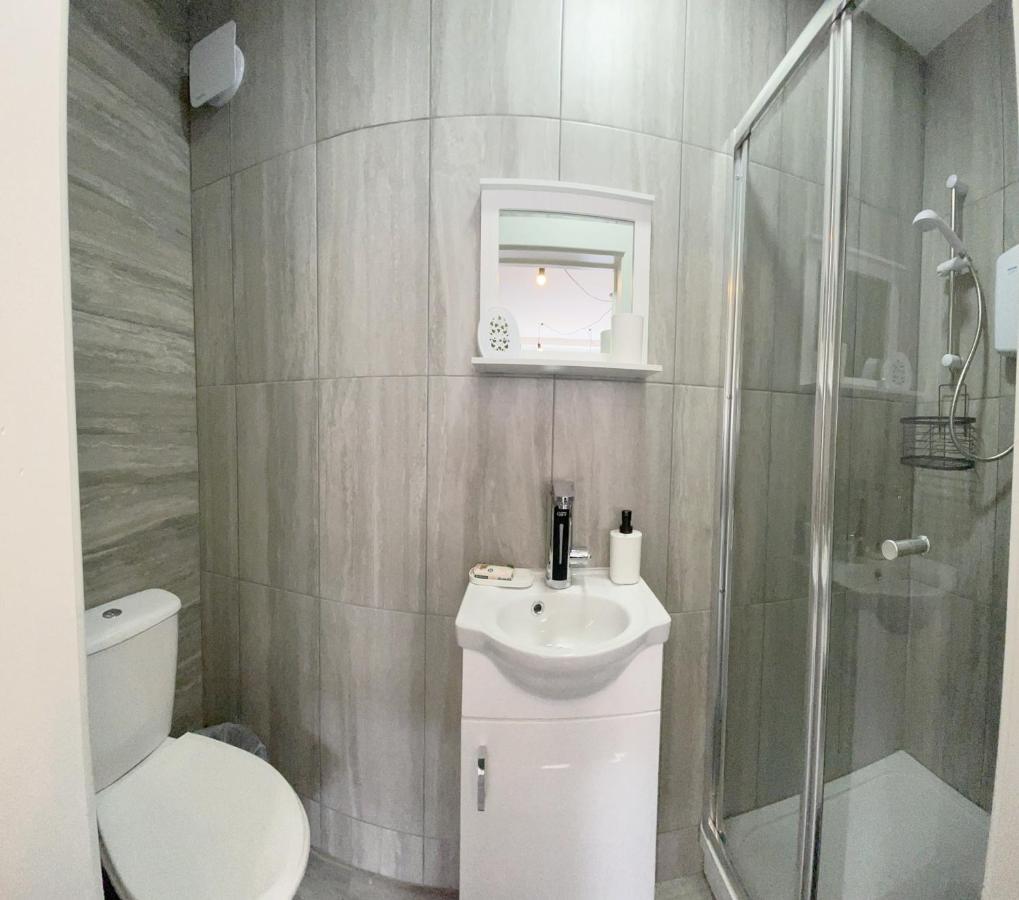 Cosy Bright Studio Apartment Close To Wembley Stadium ลอนดอน ภายนอก รูปภาพ