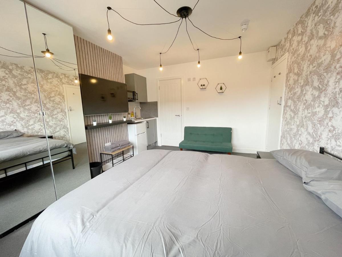 Cosy Bright Studio Apartment Close To Wembley Stadium ลอนดอน ภายนอก รูปภาพ